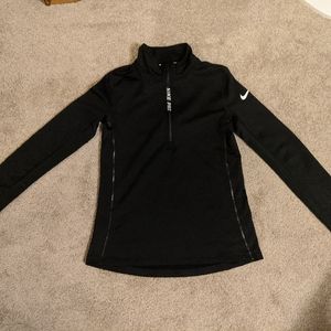 Nike 1/4 zip sz lg girls black pullover.